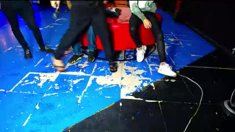 extrangers online show from November 2025 01:02:01 PM