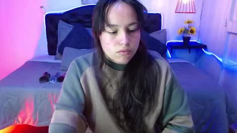 eymmy_24 online show from September 2025 05:42:01 AM