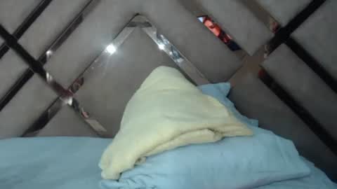 eyshaexotii online show from April 2026 12:45:01 AM