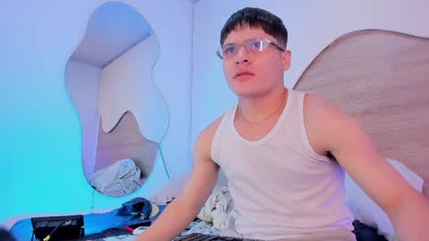 Snapshot of eytan_20 chatting on June 2026 03:18:01 PM EYTAN online show from June 2026 03:18:01 PM