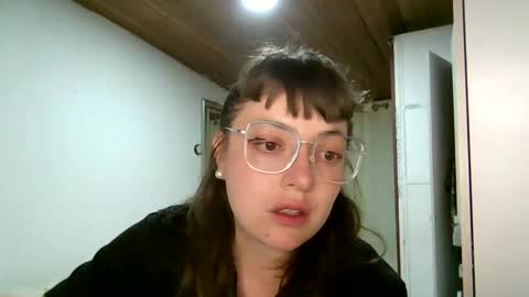 Snapshot of ezlngirl chatting on January 2025 02:53:02 AM Aimee online show from January 2025 02:53:02 AM