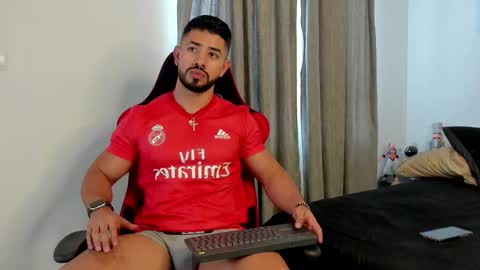 Ezzio Scolaro online show from March 2026 09:32:02 PM