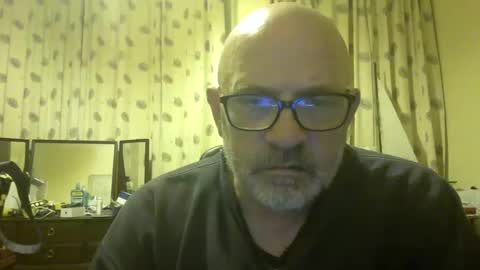 Snapshot of f1zzeek chatting on May 2026 10:37:02 PM f1zzeek online show from May 2026 10:37:02 PM
