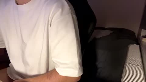 Snapshot of fabian_196 chatting on December 2024 09:33:02 PM Call me bitch online show from December 2024 09:33:02 PM