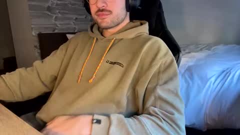 Snapshot of fabian_196 chatting on December 2024 01:18:01 PM Call me bitch online show from December 2024 01:18:01 PM