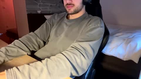 Snapshot of fabian_196 chatting on January 2025 08:10:02 AM Call me bitch online show from January 2025 08:10:02 AM