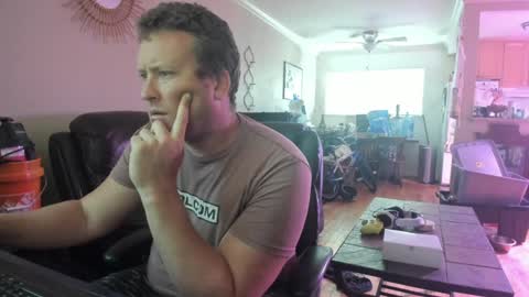 Hungwun online show from December 2024 03:00:02 PM