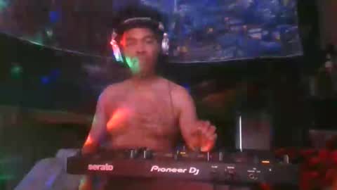fadeyisteven32 online show from June 2026 06:52:01 PM