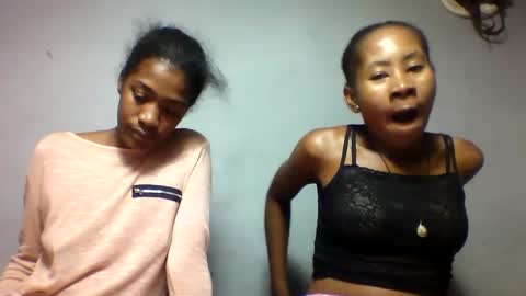 faiqua95 online show from April 2026 06:20:01 PM