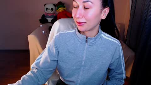 Elli  online show from January 2025 03:07:02 PM