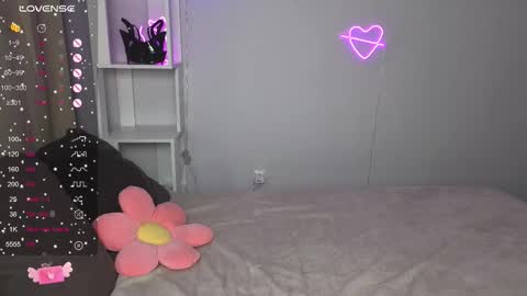 Snapshot of fairy_m00n chatting on October 2025 11:49:01 PM Kate online show from October 2025 11:49:01 PM