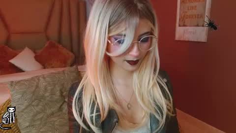 Snapshot of fairy_sweet_ chatting on October 2025 10:43:02 PM FAIRY online show from October 2025 10:43:02 PM