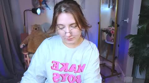 Tara online show from November 2025 08:40:01 PM