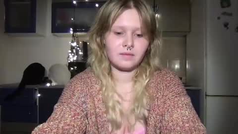 Arisha online show from December 2024 04:04:01 PM