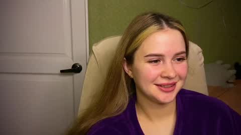 Ilona online show from April 2026 04:44:02 PM