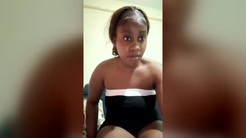 famous_bear online show from July 2026 08:37:01 PM