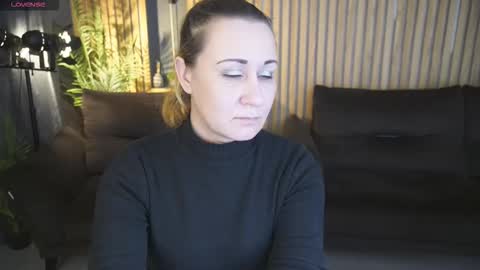 Snapshot of famousemuse chatting on March 2026 02:00:02 PM famousemuse online show from March 2026 02:00:02 PM