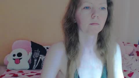 Snapshot of fanatka chatting on April 2026 04:31:01 AM BUNNYGal online show from April 2026 04:31:01 AM