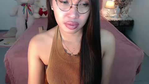 Layla online show from February 2025 04:20:02 PM