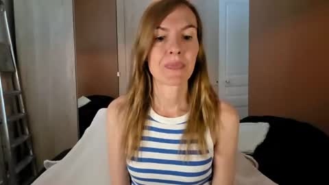Snapshot of fanny_posy chatting on July 2026 01:54:01 PM Fanny online show from July 2026 01:54:01 PM