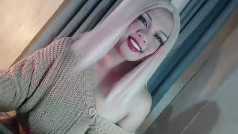 DANIELLA - DONT FORGET TO GIVE ME A THUMBSU UP online show from February 2026 02:57:01 PM