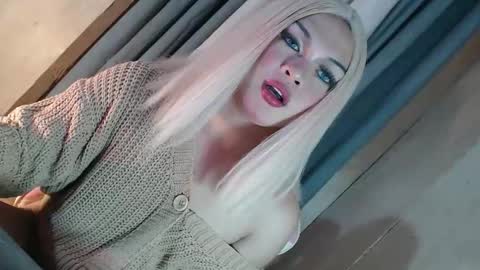 DANIELLA - DONT FORGET TO GIVE ME A THUMBSU UP online show from February 2026 02:13:02 AM