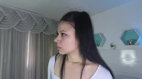 Farah online show from November 2025 12:05:02 PM