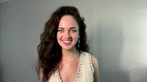 Mia online show from June 2026 03:23:01 PM
