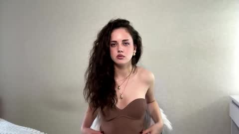 Mia online show from June 2026 03:45:02 PM
