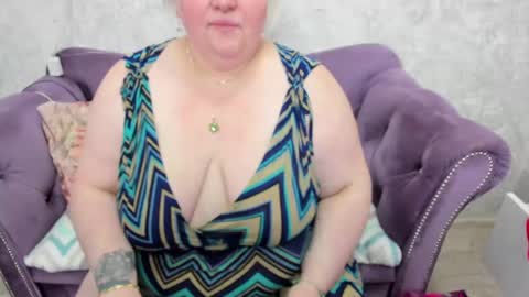 Snapshot of fashiona chatting on January 2025 08:50:01 AM fashiona online show from January 2025 08:50:01 AM