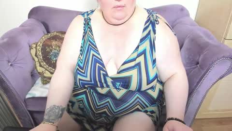 Snapshot of fashiona chatting on October 2025 12:13:01 AM fashiona online show from October 2025 12:13:01 AM