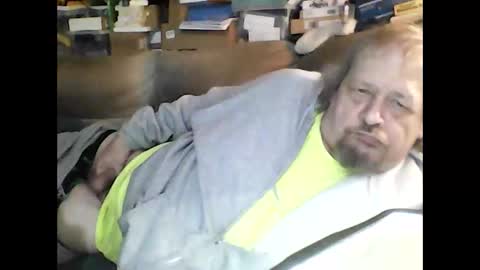 Snapshot of fasteddysex chatting on September 2025 07:39:02 PM HoneyCumJuice4U online show from September 2025 07:39:02 PM