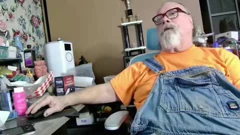 Snapshot of fatfreddythecat chatting on March 2025 05:12:01 AM Fred. online show from March 2025 05:12:01 AM