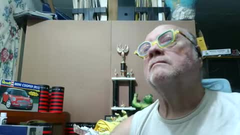 Snapshot of fatfreddythecat chatting on November 2025 11:28:01 PM Fred. online show from November 2025 11:28:01 PM