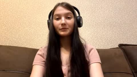 Aurora 18yo online show from December 2025 09:06:01 AM