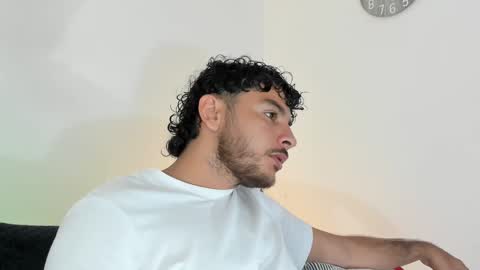 Snapshot of favid95 chatting on December 2024 05:40:01 PM favid95 online show from December 2024 05:40:01 PM