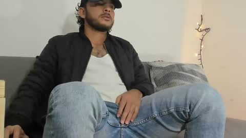 Snapshot of favid95 chatting on January 2025 09:29:02 PM favid95 online show from January 2025 09:29:02 PM