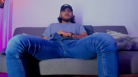 favid95 online show from December 2025 05:18:02 PM