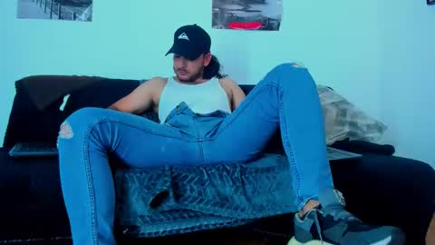 Snapshot of favid95 chatting on May 2026 07:33:02 PM favid95 online show from May 2026 07:33:02 PM