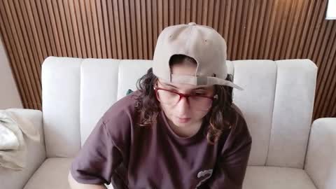 Feelena online show from February 2026 04:51:02 PM