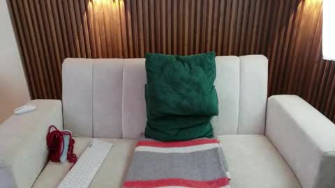 Feelena online show from May 2026 05:51:01 PM