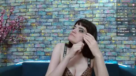 Laura online show from January 2025 12:17:02 AM