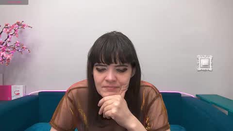 Snapshot of feelsgoodwoman chatting on May 2026 11:21:01 PM Laura online show from May 2026 11:21:01 PM