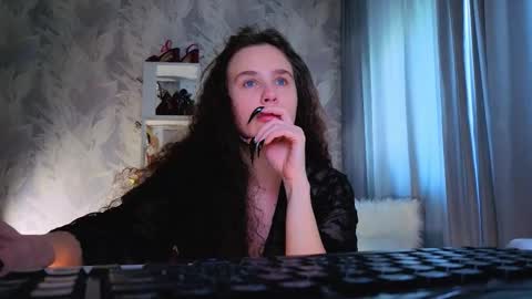 Snapshot of feet_heelss chatting on October 2025 11:11:02 AM Kris online show from October 2025 11:11:02 AM