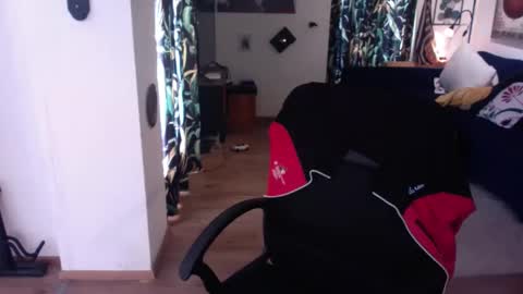 feetkissboy online show from January 2026 12:32:02 PM