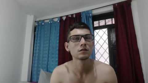 Snapshot of felipe227 chatting on January 2025 10:41:01 PM jhonatan felipe online show from January 2025 10:41:01 PM
