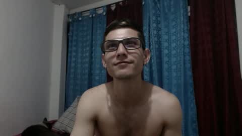 Snapshot of felipe227 chatting on February 2025 10:59:01 PM jhonatan felipe online show from February 2025 10:59:01 PM