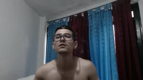 Snapshot of felipe227 chatting on February 2025 09:26:02 PM jhonatan felipe online show from February 2025 09:26:02 PM