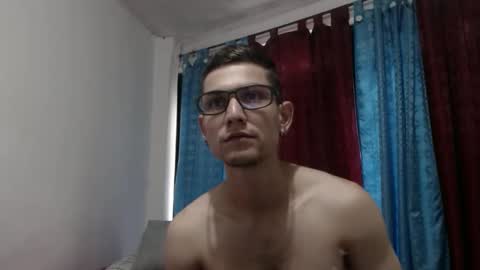 Snapshot of felipe227 chatting on March 2025 09:26:01 PM jhonatan felipe online show from March 2025 09:26:01 PM