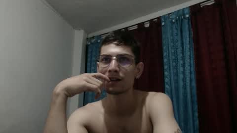 Snapshot of felipe227 chatting on March 2025 11:06:01 PM jhonatan felipe online show from March 2025 11:06:01 PM